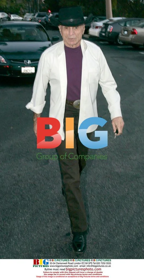 Robert Blake Shopping in LA