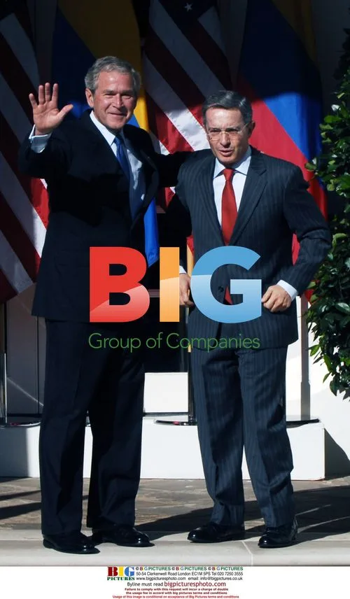 Bush and Uribe hold joint press conference
