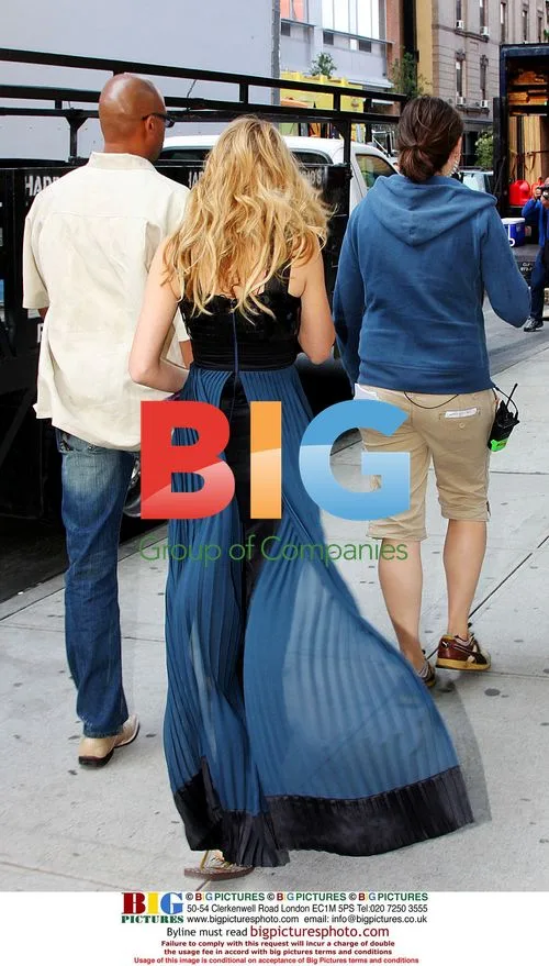 Blake Lively on Gossip Girl Set