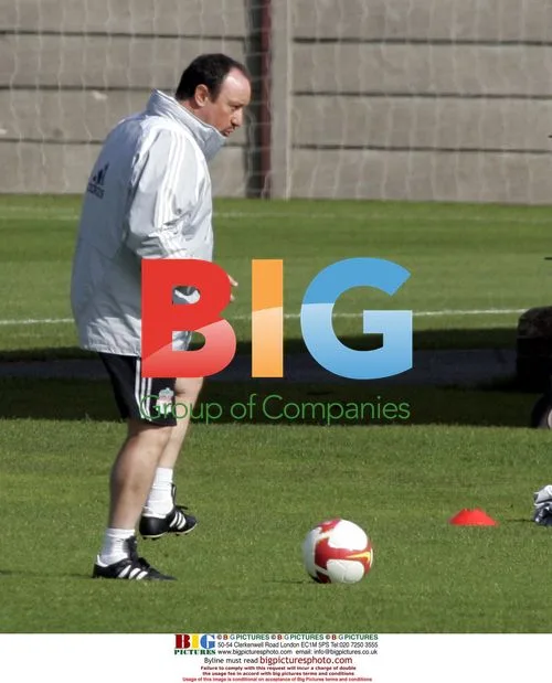 Liverpool players train before Carling Cup match
