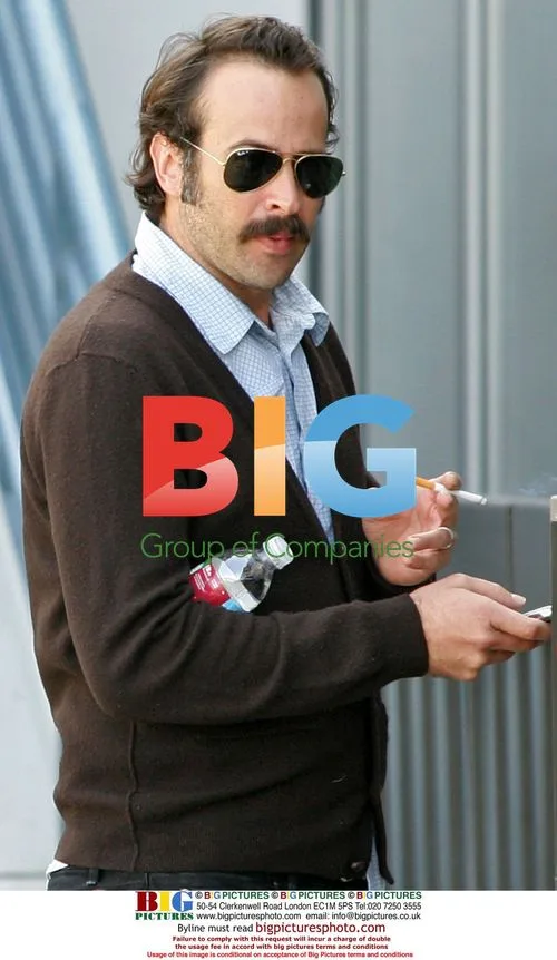 Jason Lee Departs LAX Airport