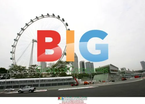 Singapore Flyer Overlooks the Paddock