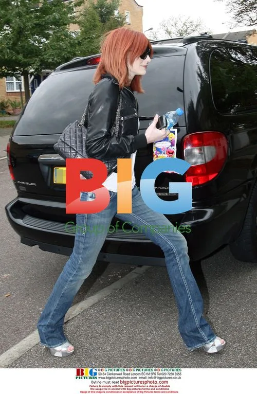 Girls Aloud leaving Jo Whiley's Radio 1 interview