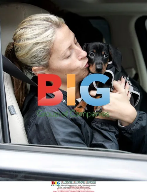 Nicole Appleton and Melanie Blatt with New Puppy