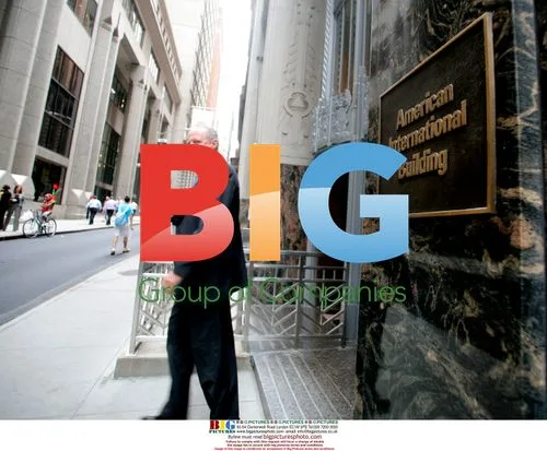 Man exits AIG building after Lehman collapse