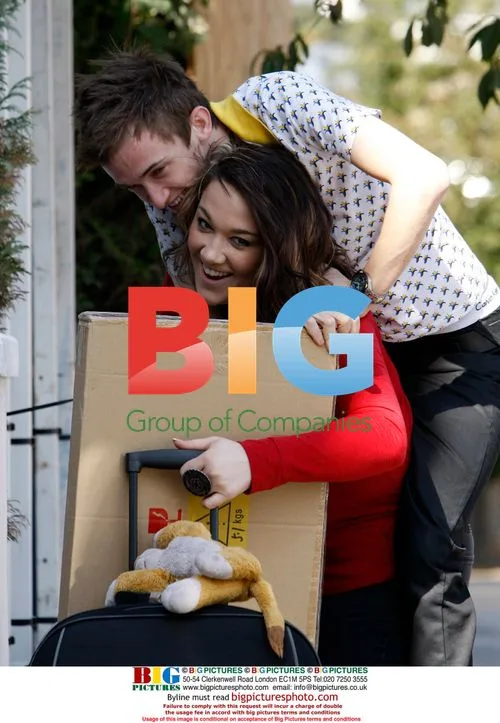 Big Brother Contestants Move In Together