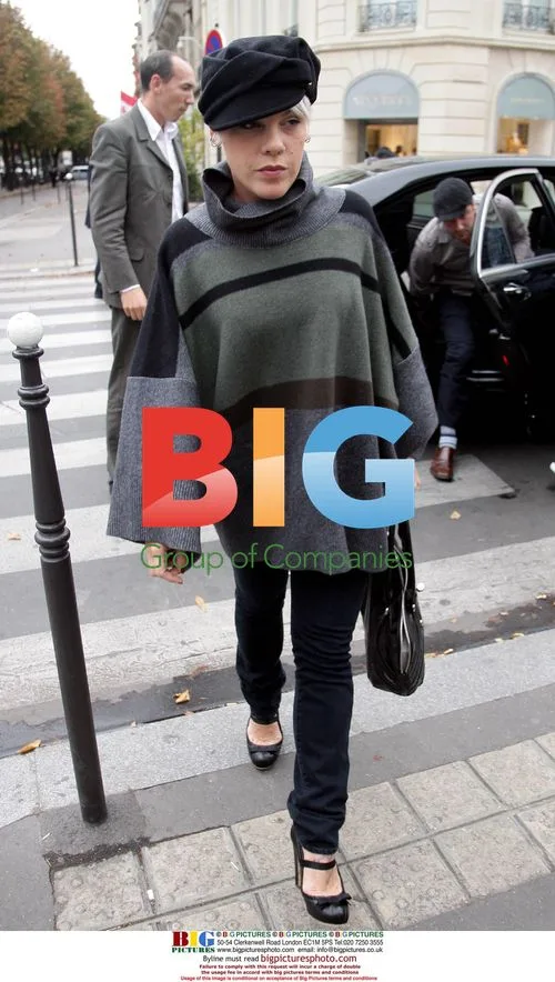 Pink shopping and dining in Paris