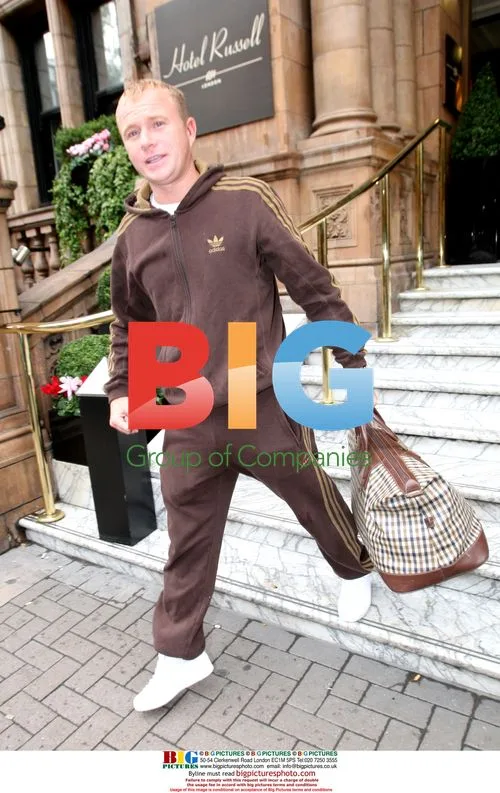 Soapstars leave hotel after Inside Soap Awards