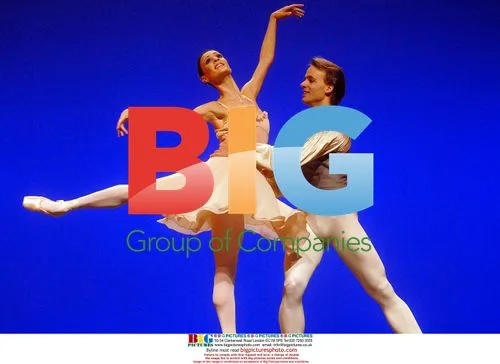 International dance performance in Milan