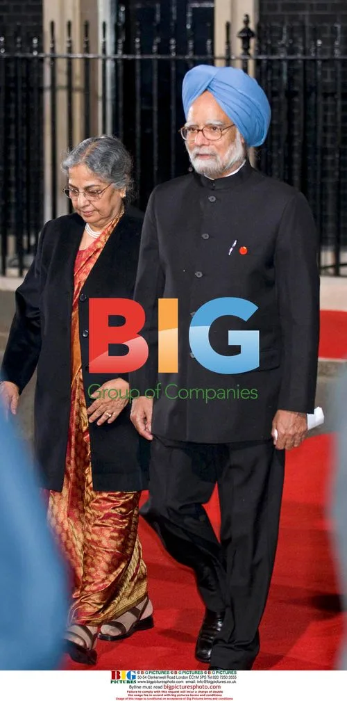 Manmohan Singh attends G20 dinner at Downing Street