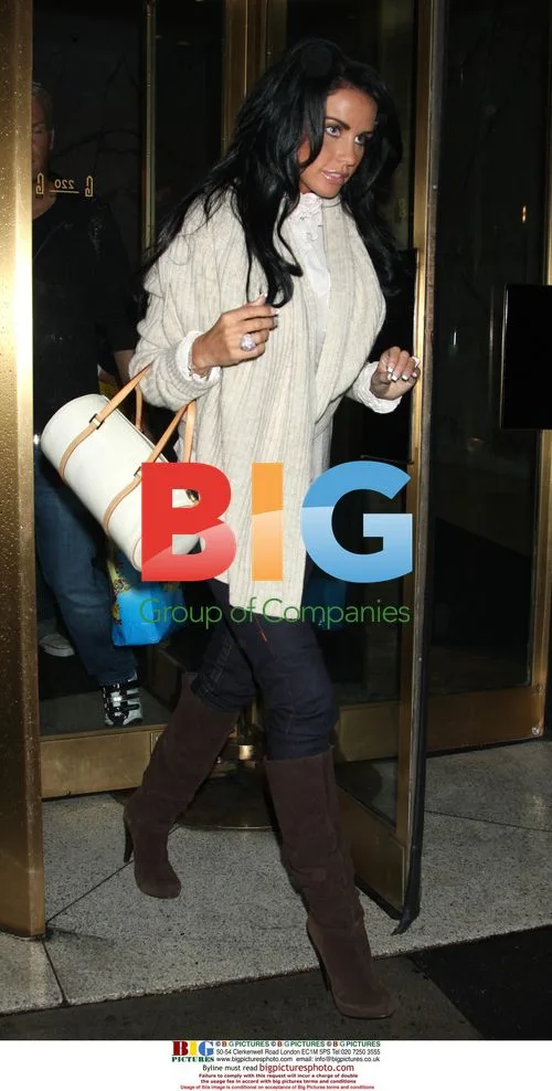 Katie Price Leaving Pix 11 Studios