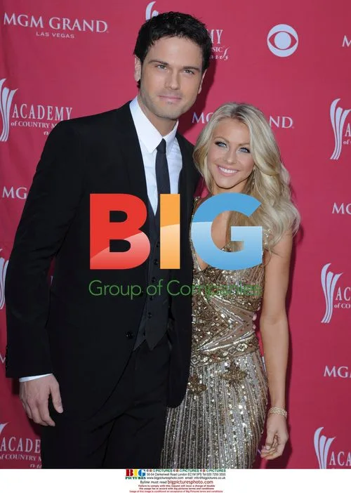 Julianne Hough & Chuck Wicks at ACM Awards