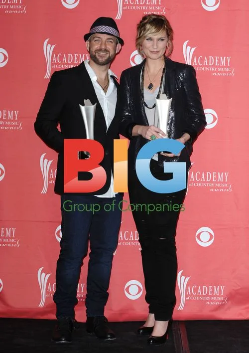 Jennifer Nettles and Kristian Bush of Sugarland at ACM Awards