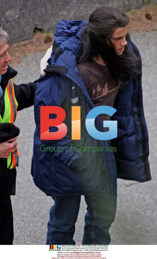 Kristen Stewart and Taylor Lautner film Twilight: New Moon
