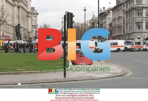 Tamil Tiger protest blocks Westminster Bridge