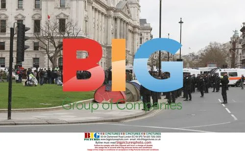 Tamil Tiger protesters block Westminster Bridge