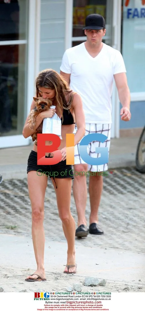 Gisele Bundchen and Tom Brady Visit Pharmacy in Costa Rica