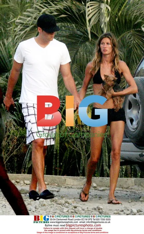 Gisele Bundchen and Tom Brady Visit Pharmacy in Costa Rica