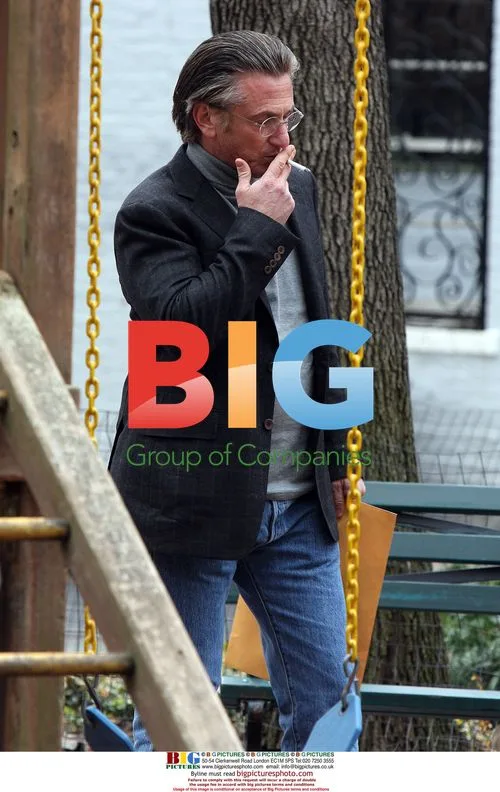 Sean Penn on set of 'Fair Game'