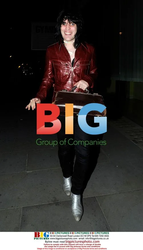 Noel Fielding out in London