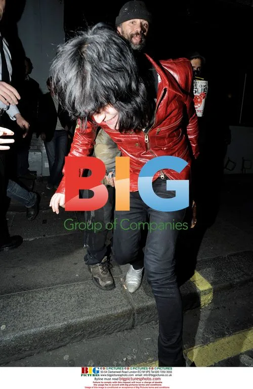 Noel Fielding out in London after night out