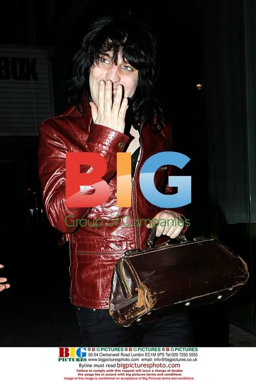 Noel Fielding out in London