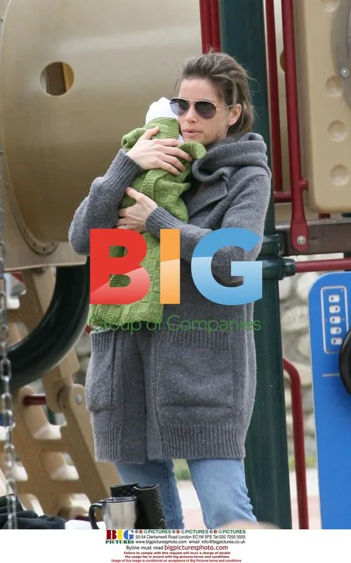 Amanda Peet and daughter Frances at Beverly Hills park