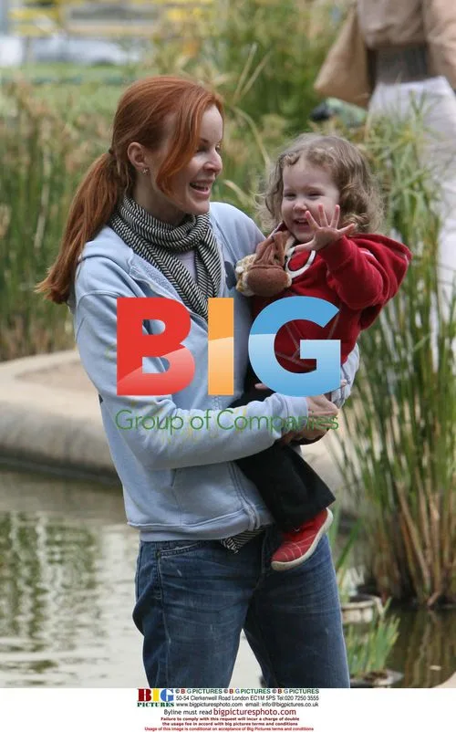 Marcia Cross and Twins at Santa Monica Park