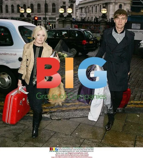 Little Boots spotted with mystery man