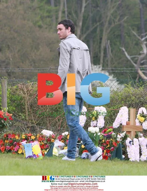 Jack Tweed visits Jade Goody's grave