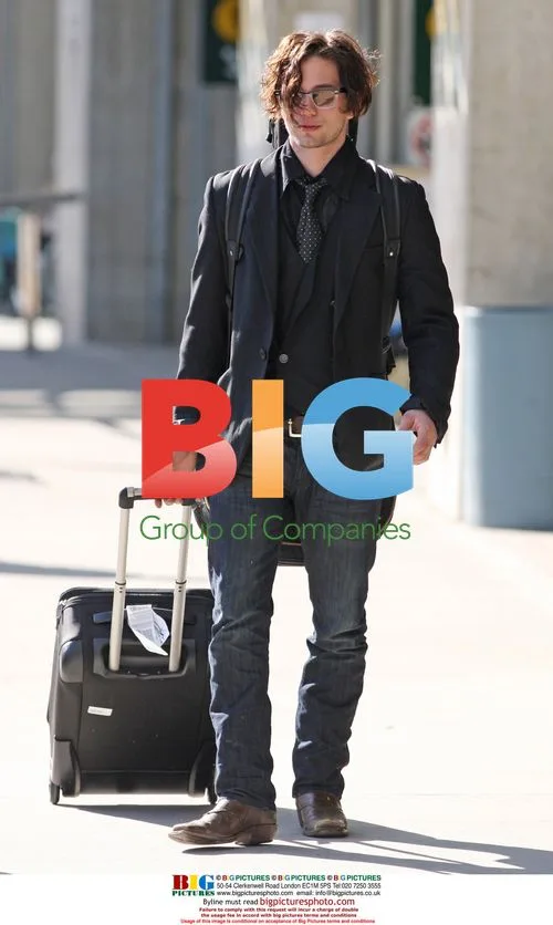 Jackson Rathbone arrives in Vancouver for NEW MOON