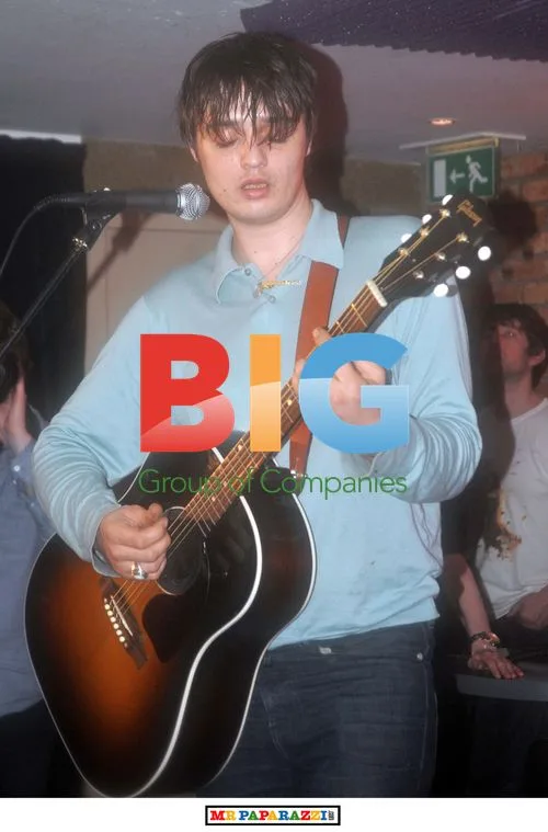 Peter Doherty Plays Intimate Glasgow Show