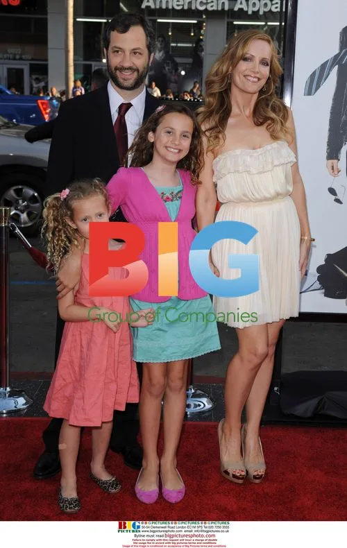 Leslie Mann, Judd Apatow & Kids at "17 Again" Premiere