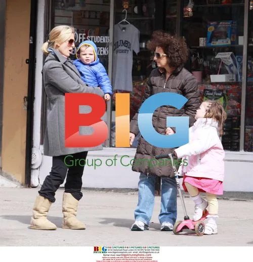 Pregnant Elizabeth Hasselbeck Leaving Apartment