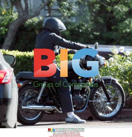 Ryan Phillippe and Abbie Cornish on Bike