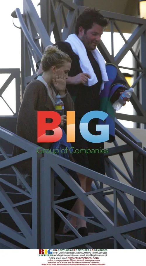 Mary-Kate Olsen Leaves Yoga Studio