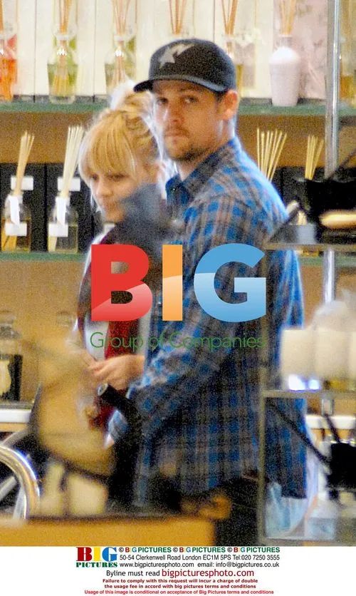 Nicole Richie and Joel Madden shopping in Beverly Hills