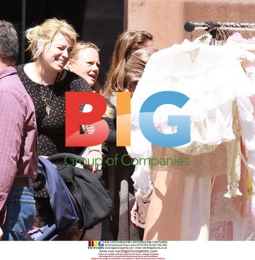 Amanda De Cadenet out with twins in NYC