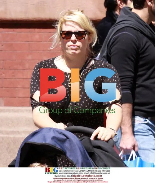 Amanda De Cadenet with twins in Soho, New York