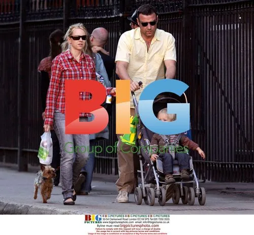 Liev Schreiber and Naomi Watts with Family