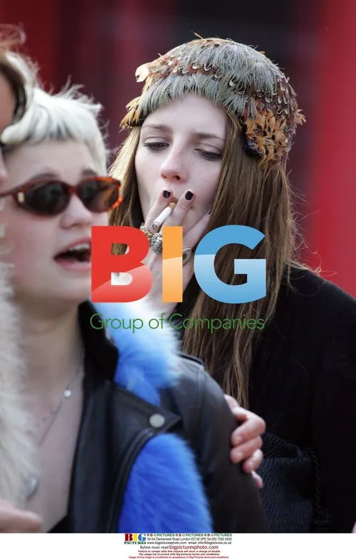 Pixie Geldoff and Mischa Barton Picnic in London