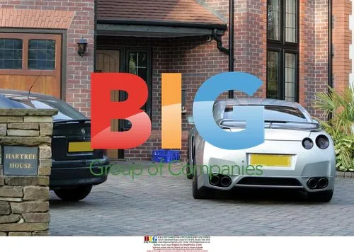 Marc Croft Arrives Home to Find Dustman Clearing Rubbish