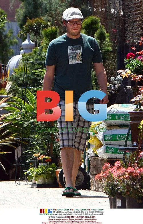 Seth Rogen and Lauren Miller shop for plants