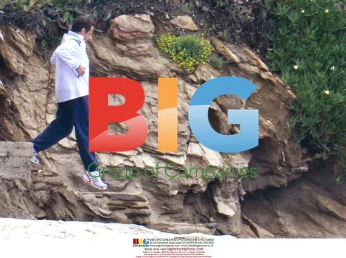 Nicolas Sarkozy goes jogging