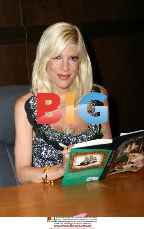 Tori Spelling Book Signing