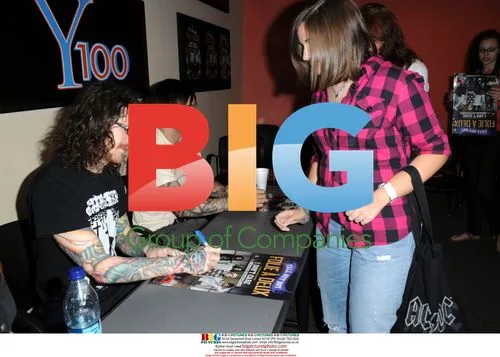 Fall Out Boy's Andy Hurley and Pete Wentz interview at Y-100