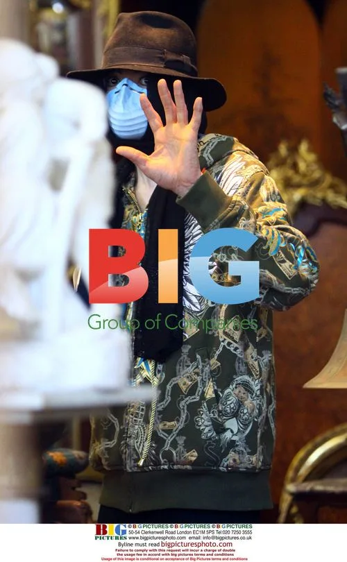 Michael Jackson shops in Beverly Hills