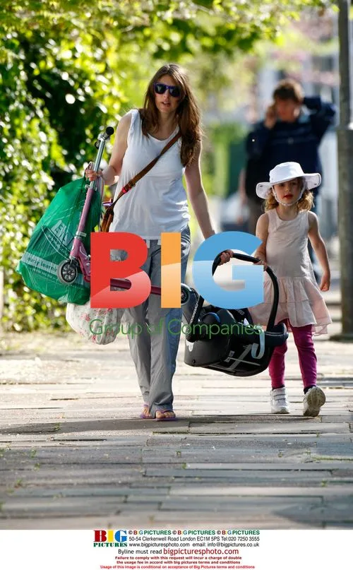 Jamie Oliver's wife Jools out with daughters