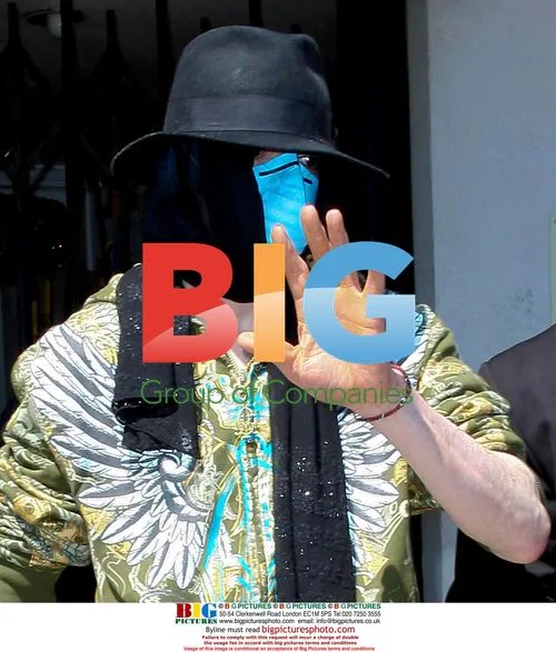 Michael Jackson shops for antiques in Beverly Hills