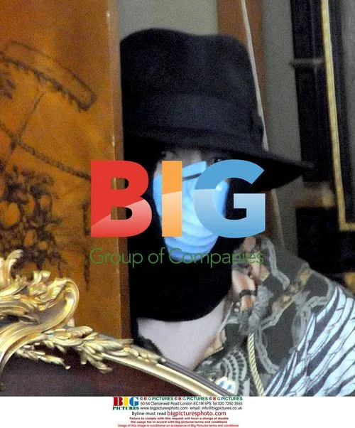 Michael Jackson shops for antiques in Beverly Hills